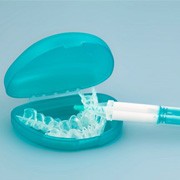 n example of an at home teeth whitening kit